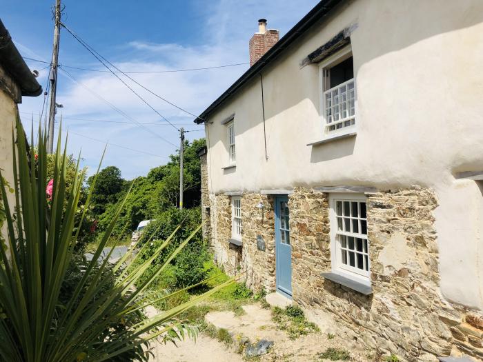 Greenbank, Perranporth, Cornwall. Three-bedroom cottage with rural views. EV charging point. Stylish