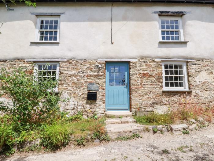 Greenbank, Perranporth, Cornwall. Three-bedroom cottage with rural views. EV charging point. Stylish