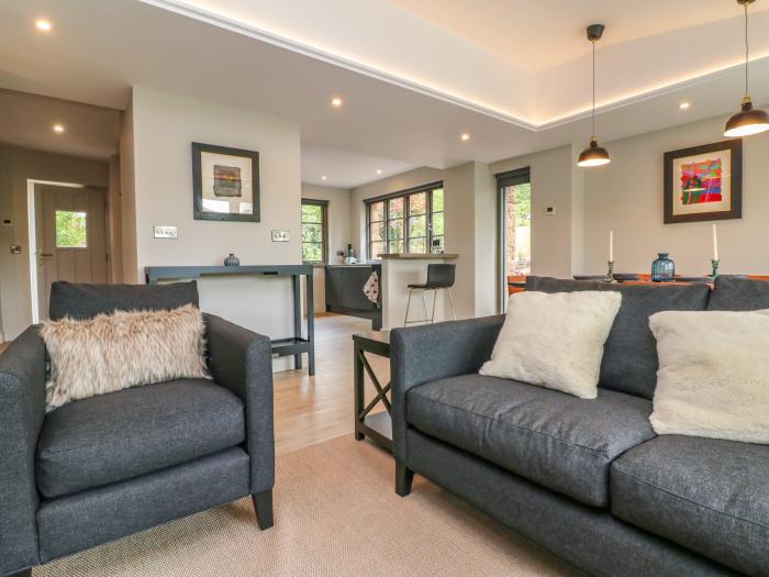 Court Lodge, Wiveliscombe, Somerset, ground-floor living, dog-friendly, family-friendly and hot tub.