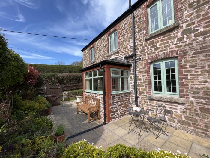 Church Hill Cottage, Whitchurch, Devon, off-road parking, garden, pet-free, close to National Park.