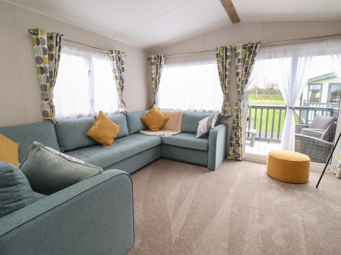 Walkers Retreat is in East Heslerton near Sherburn, North Yorkshire, hot tub, pet-friendly