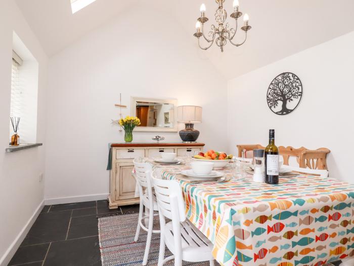 Ivy Cottage, Tintagel, Trenale, Cornwall, Near a National Park, Multi-fuel stove, Hamlet, Double bed