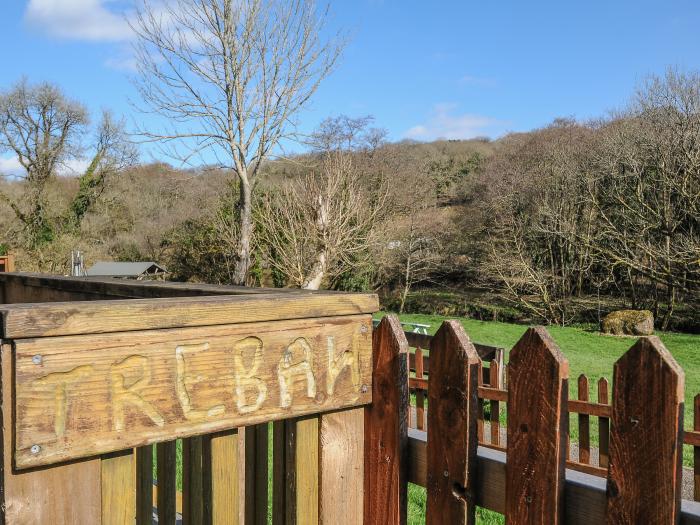 Trebah in St Breward, Cornwall, open-plan, ground-floor bedrooms, barbecue, off-road parking, 2 bed.