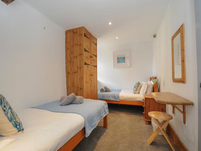 Mill House, in Lostwithiel near Pelynt, Cornwall, off-road parking, pet-friendly, on a working farm.