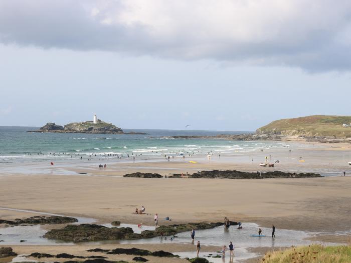 Sandyfeet in Roskear Croft near Camborne, Cornwall sleeping two in one bedroom - two pets, Smart TV.