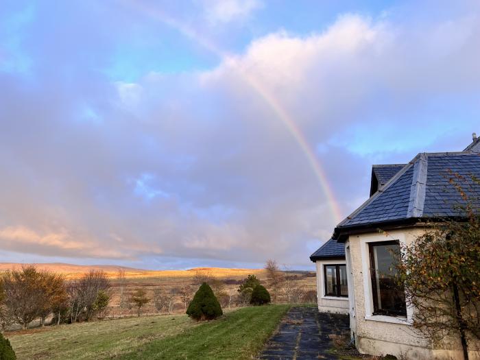 Challenger Lodge in Lairg, Highlands. Remote location overlooking moorland, lochs and wildlife. WiFi