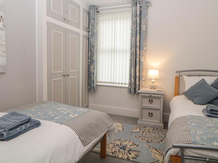 Cornerside, Sidmouth, Devon, East Devon Area of Outstanding Natural Beauty, Sleeps 7, Three Bedrooms