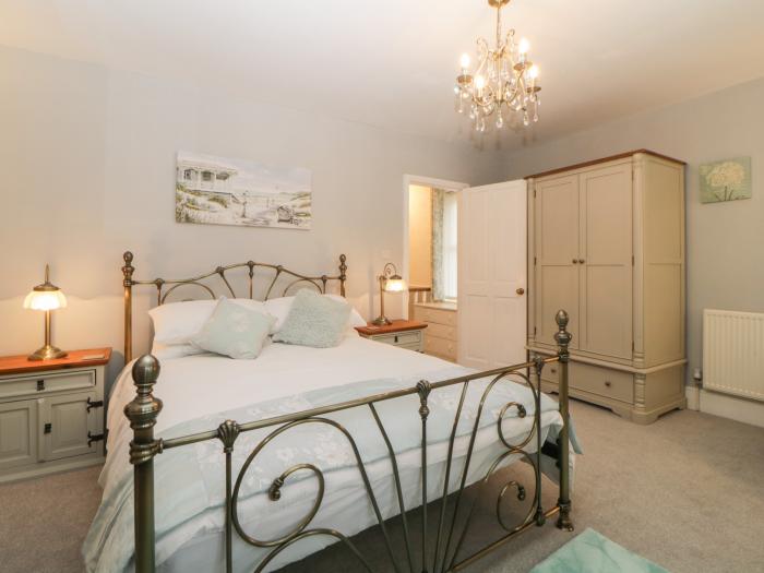 Cornerside, Sidmouth, Devon, East Devon Area of Outstanding Natural Beauty, Sleeps 7, Three Bedrooms