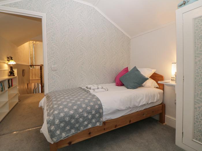 Cornerside, Sidmouth, Devon, East Devon Area of Outstanding Natural Beauty, Sleeps 7, Three Bedrooms