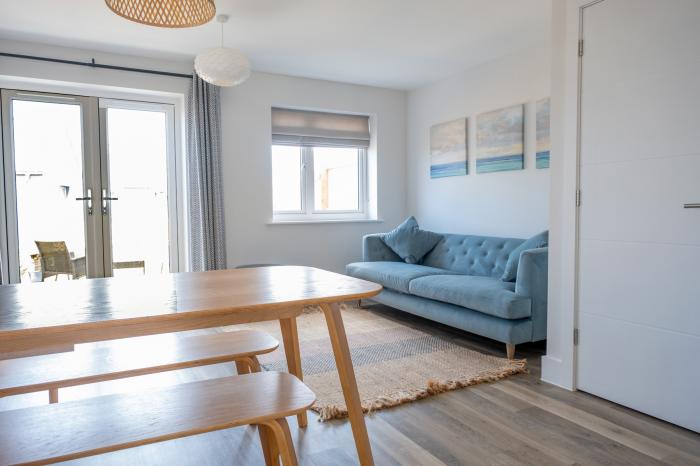 The Waves, Crantock, Cornwall. Open-plan living. Rural views. Close to beach and amenities. Parking.