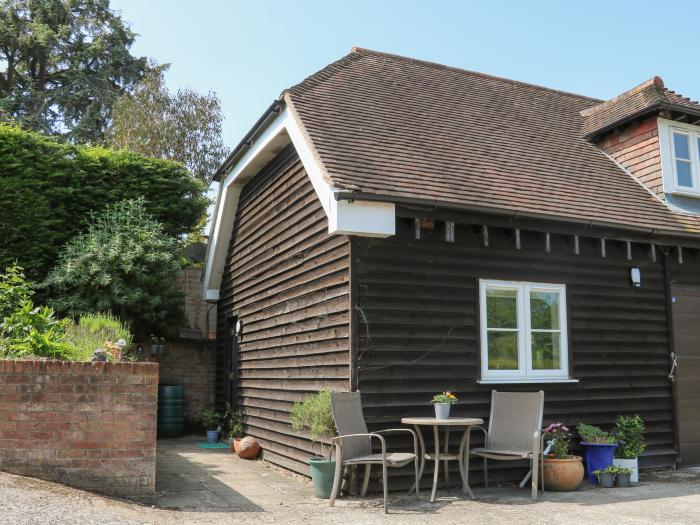 The Annexe is in Petworth, in West Sussex. One-bedroom annexe, ideal for a couple. Countryside views