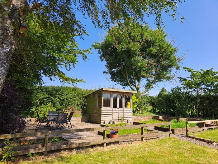 Bogire Country Cottage in Gretna Green, countryside, wood-fired hot tub, pizza oven, rural, romantic