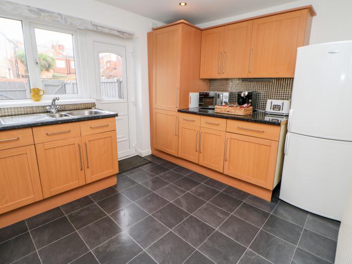 Number Four, South Shields, Tyne and Wear, pet-friendly, Smart TV, central location, close to beach,