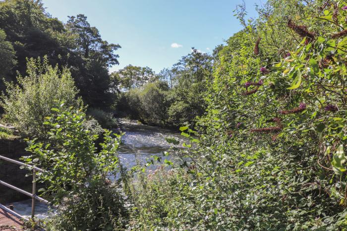 The Burrow near Haverthwaite Cumbria, single-storey, pet-friendly, on-site parking, 2bed