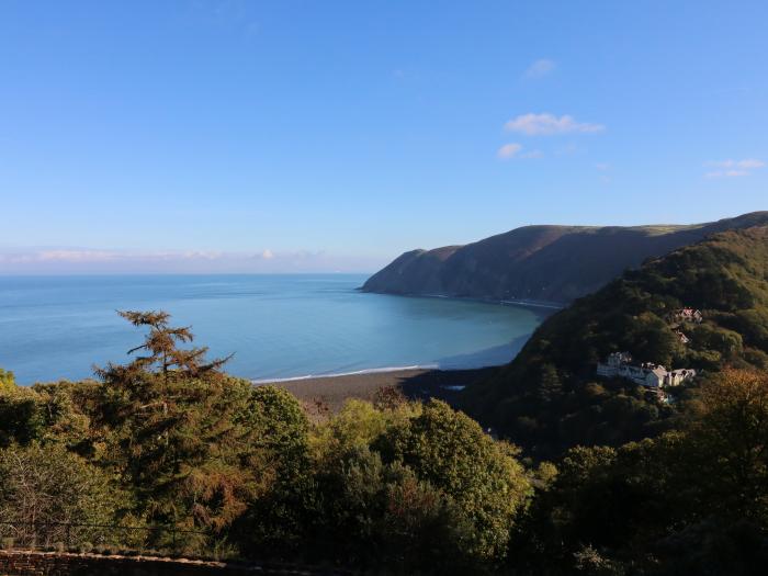 Chalet Log Cabin L2, Combe Martin, Devon, family-friendly, valley views, close to amenities & beach.