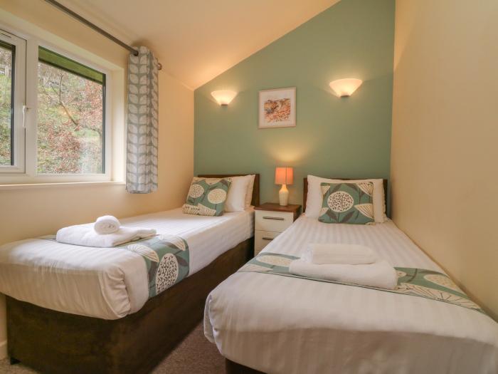 Chalet Log Cabin L7, Combe Martin, Devon. Pet-friendly, on-site facilities, in AONB, family-friendly