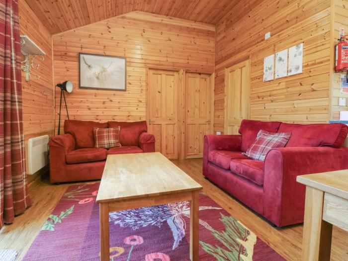 Chalet Lodge (Bunks) L1, Combe Martin, open-plan living space, parking space, 2 bedrooms, near beach