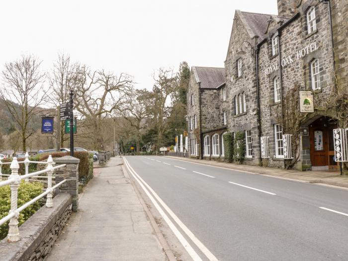 Hand Apartment, Llanrwst