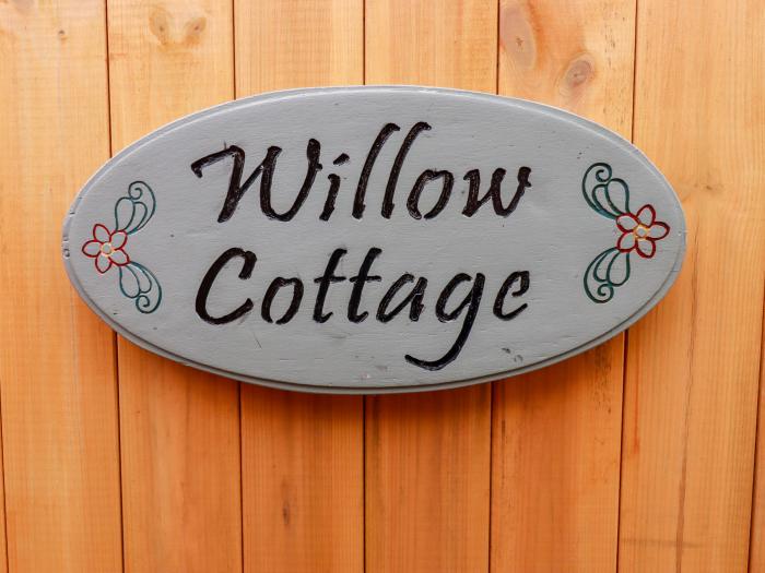 Willow Cottage, Ponsanooth, Cornwall, close to local amenities, two bedrooms, highchair, travel cot.