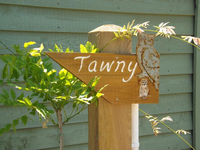 Tawny, Morchard Bishop, Devon, Dartmoor National Park, Countryside views, Hot tub, Open-plan living.