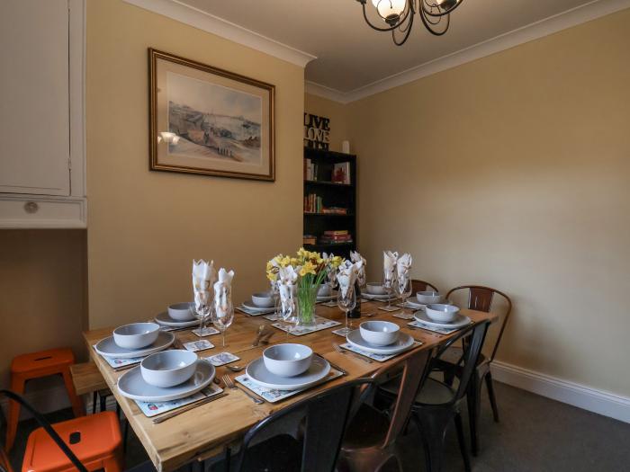 Yorkshire House in Filey, North Yorkshire, dog-friendly, close to beach, barbecue, off-road parking.