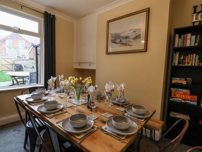 Yorkshire House in Filey, North Yorkshire, dog-friendly, close to beach, barbecue, off-road parking.