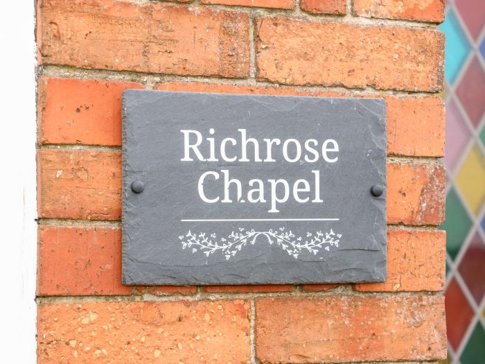 Richrose Chapel near Holbeach in Lincolnshire. Close to AONB. Garden with patio and hot tub. Parking