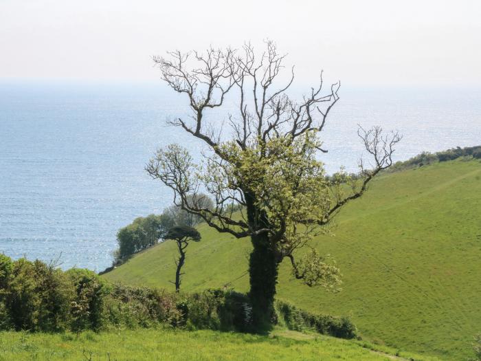 Captain's Lookout in Stoke Fleming, Devon. Two-bedroom cottage enjoying sea views and near amenities