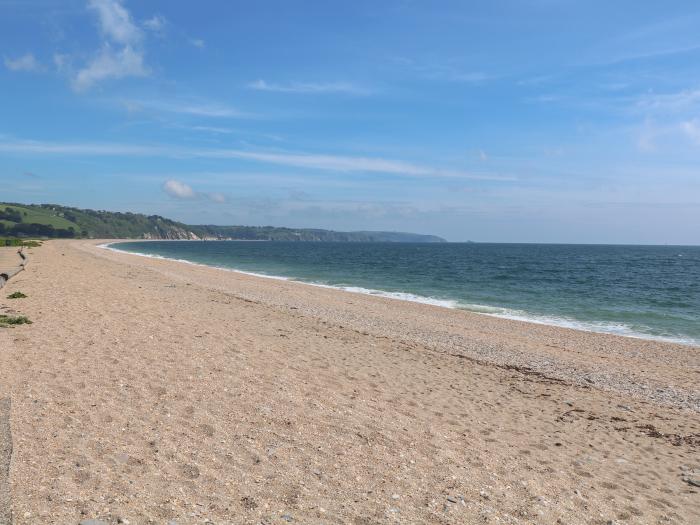 Captain's Lookout in Stoke Fleming, Devon. Two-bedroom cottage enjoying sea views and near amenities