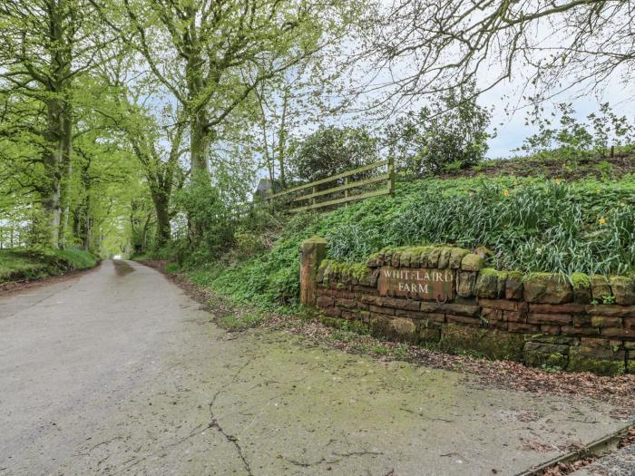 Laird House, Lochmaben, Dumfries and Galloway. Two-bedroom home with woodburning stove. Pet-friendly