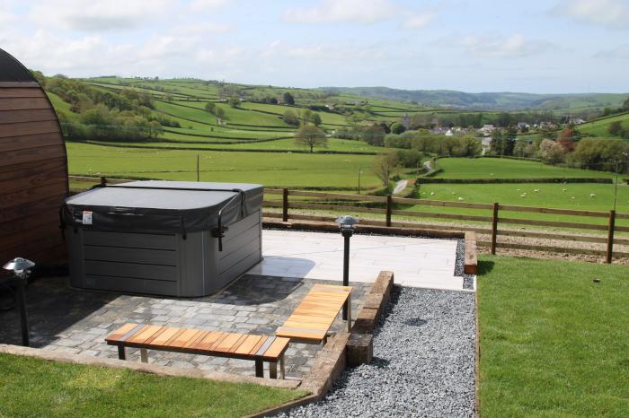 Ceunant near Aberystwyth, in Ceredigion. Single-storey home with hot tub and enclosed garden. 1 bed.
