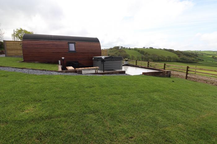 Ceunant near Aberystwyth, in Ceredigion. Single-storey home with hot tub and enclosed garden. 1 bed.