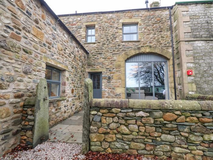 Meadow View Cottage in Ingleton, North Yorkshire, off-road parking, front patio, near National Park