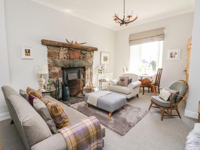 Cherry Trees Cottage, Inveraray, Argyll and Bute, Scotland, Loch Fyne, Kitchen/diner, WiFi, Smart TV