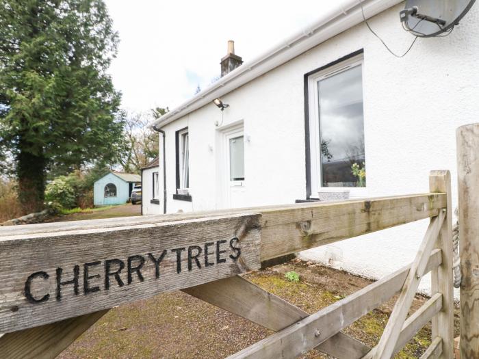 Cherry Trees Cottage, Inveraray, Argyll and Bute, Scotland, Loch Fyne, Kitchen/diner, WiFi, Smart TV