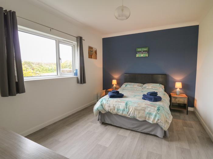 Ty Cariad, St Clears, Wales, Smart TVs, Enclosed Garden, Conservatory, Pet-friendly, Carmarthenshire