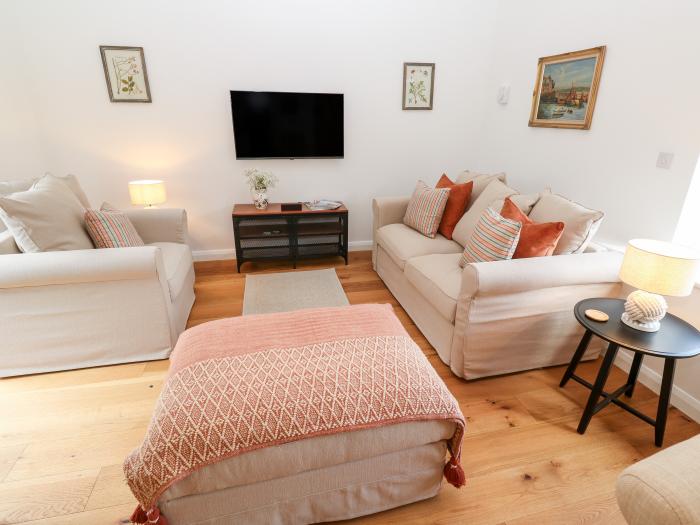 Tre, Cubert, Cornwall. Pet-friendly. Close to local walks. Couple's retreat. Off-road parking. Oven.