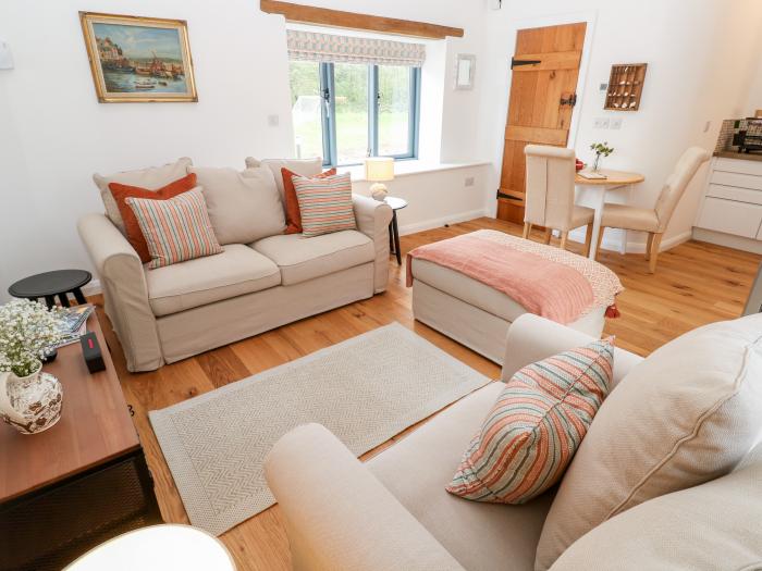 Tre, Cubert, Cornwall. Pet-friendly. Close to local walks. Couple's retreat. Off-road parking. Oven.