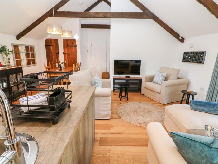 Pol, Cubert, Cornwall. 2 bedrooms. Off-road parking. Barbecue. Pet-friendly. Open-plan. WiFi and TV.
