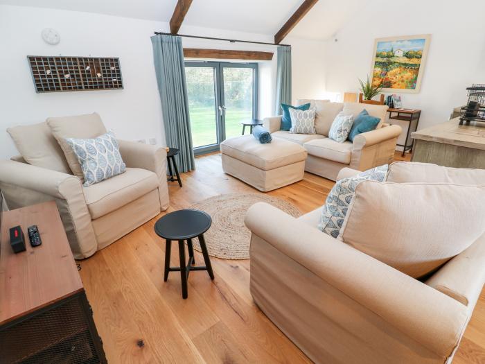 Pol, Cubert, Cornwall. 2 bedrooms. Off-road parking. Barbecue. Pet-friendly. Open-plan. WiFi and TV.
