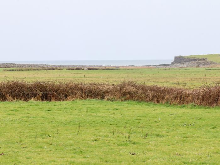 2 Ocean View, Doonbeg, County Clare, Ireland, open fire, Smart TV, off-road parking, close to beach.