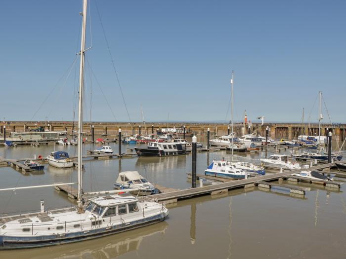 Oyster Catchers, Watchet, Somerset, WiFi, Sea views, Beach hut, Kitchen/diner, Beach, Marina, Gas CH