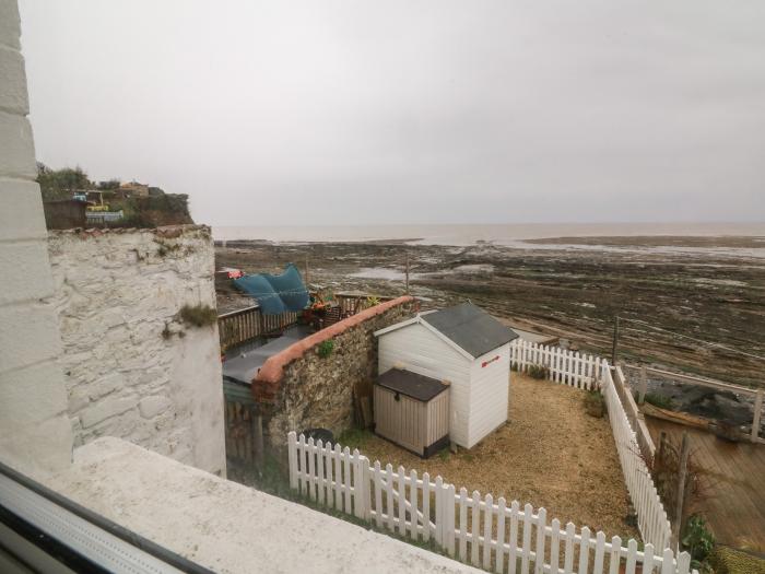 Oyster Catchers, Watchet, Somerset, WiFi, Sea views, Beach hut, Kitchen/diner, Beach, Marina, Gas CH