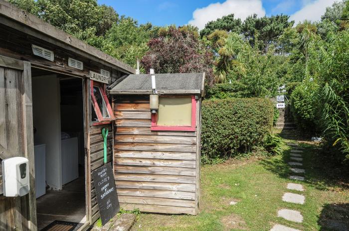 Sty Cottage in Mullion, Cornwall. Smart TV. Electric fire. Off-road parking. Open plan. Pet-friendly