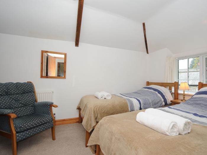 Small Barn near Upton Cross Cornwall, woodburning stove, dog-friendly, countryside views and parking