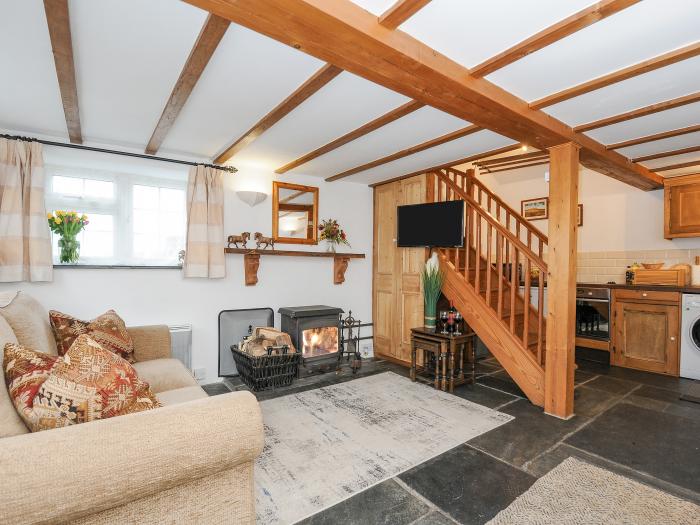 Mole Cottage in Upton Cross, Cornwall, romantic, dog-friendly, countryside views, woodburning stove.