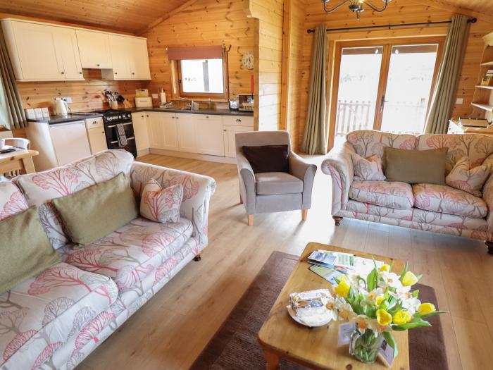 Woodpecker Lodge, Bardney, Lincoln, Lincolnshire, Single-storey, Travel Cot, Highchair, Pet-friendly