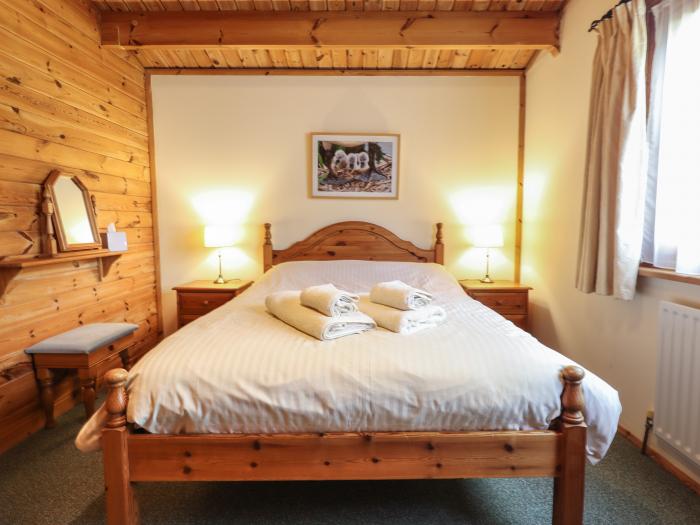 Lapwing Lodge, Bardney, enclosed decking, open-plan, off-road parking, pet-friendly, child-friendly.