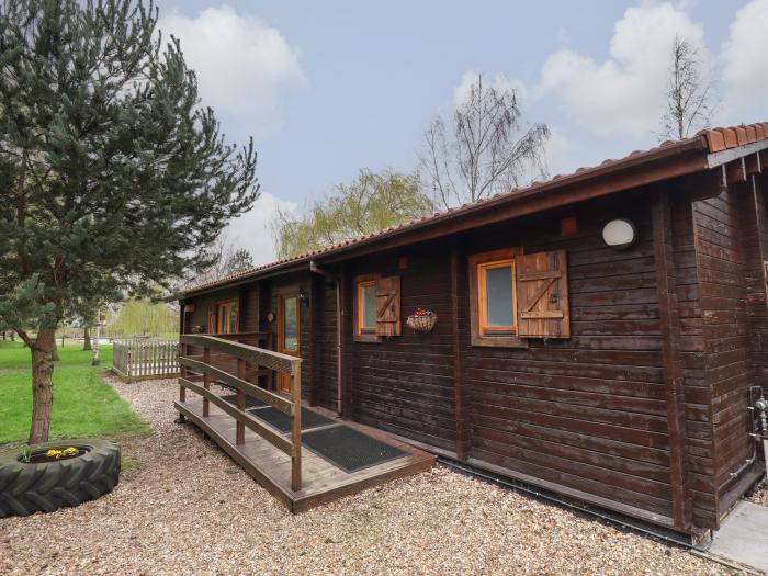 Teal Lodge, Bardney, Lincolnshire, open-plan, decking, child-friendly, ample off-road parking, WiFi.