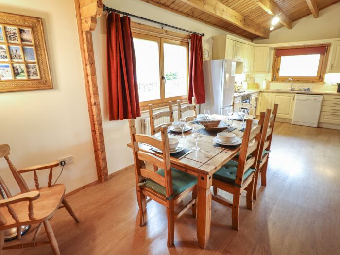 Teal Lodge, Bardney, Lincolnshire, open-plan, decking, child-friendly, ample off-road parking, WiFi.